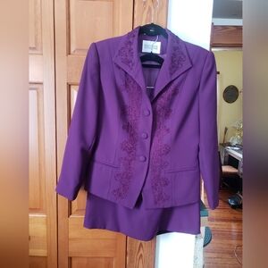 Executive Collection Purple Ribbon Embroidered Women's Jacket Skirt Suit 12P